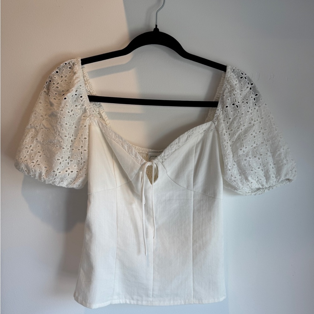 Juniper Blu - White Eyelet Puff Sleeve Peasant Top